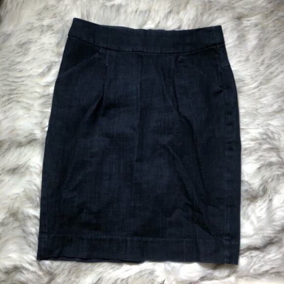 J. Crew dark blue denim chambray "the pencil skirt" size 2 Jcrew - Picture 2 of 8